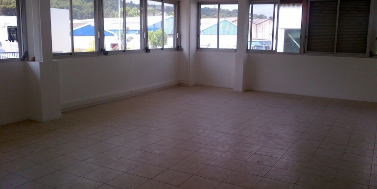 ipro location bureaux aubagne 116-06