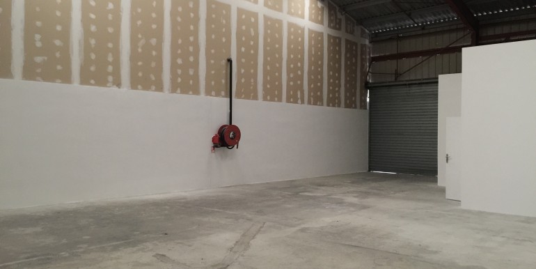 Gémenos Location Activités-Entrepôts 190m2 116-20
