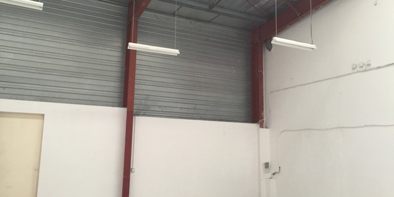 ipro Gémenos Location Activités-Entrepôts 200m2 116-21