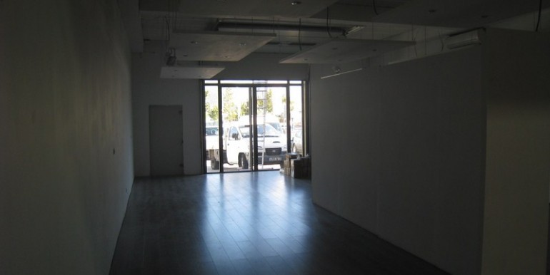 location aubagne activités entrepôts locaux commerciaux 116-22