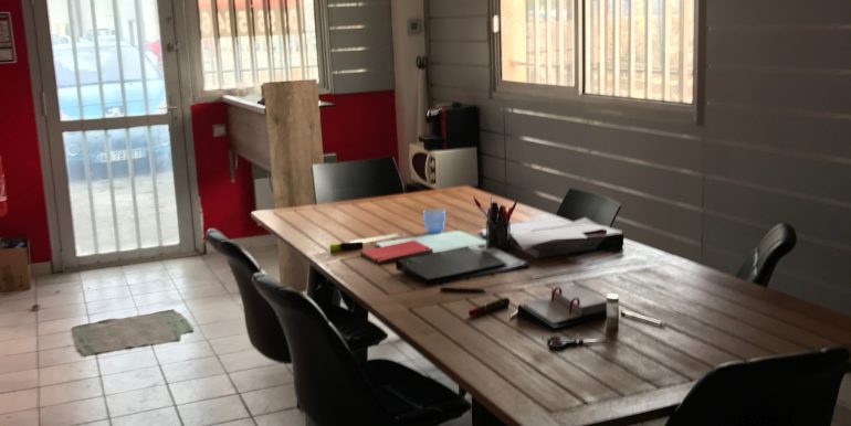 Aubagne Location Activités-Entrepôts 280m2 ipro 116-27