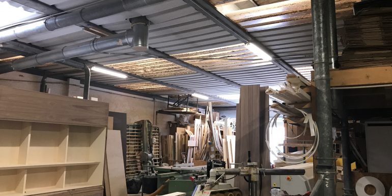 entrepôts location gemenos ipro 116-50D 330m²