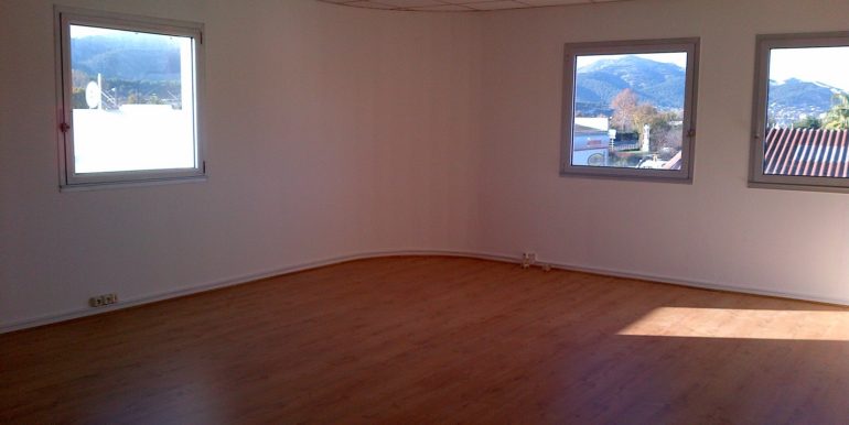location bureaux aubagne ipro 116-82