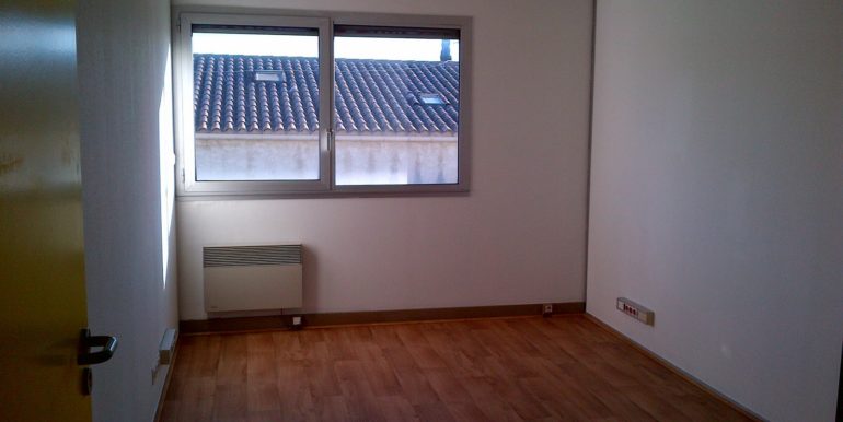 location bureaux aubagne ipro 116-82