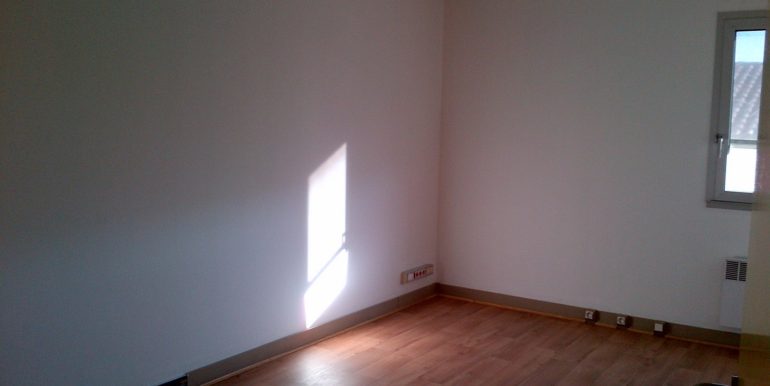 location bureaux aubagne ipro 116-82