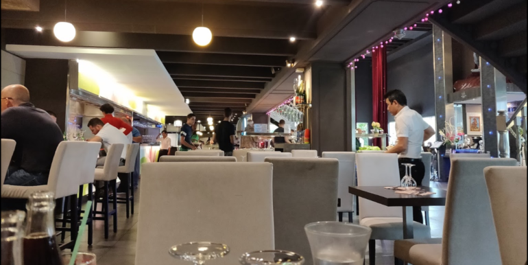fond commerce restaurant gemenos 118-23