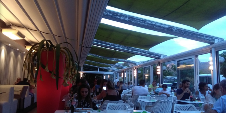 fond commerce restaurant gemenos 118-23