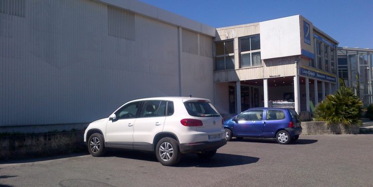 location commerce la valette avenue 83
