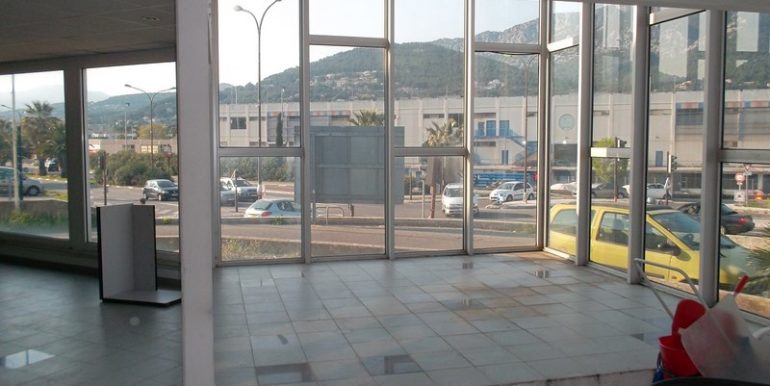 location commerce la valette avenue 83
