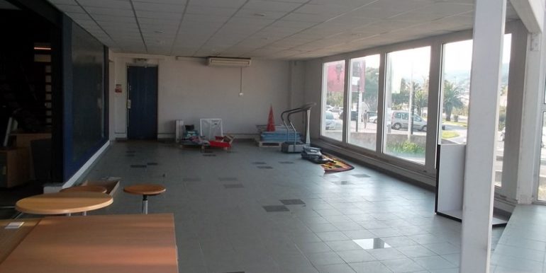 location commerce la valette avenue 83