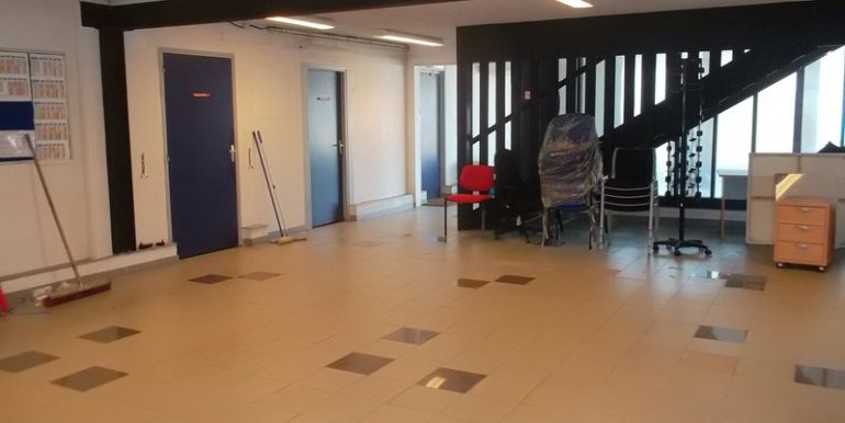 location commerce la valette avenue 83