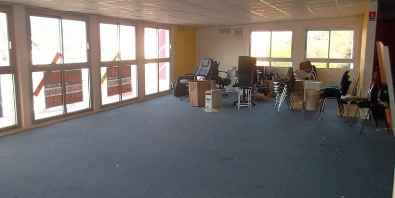 location commerce la valette avenue 83