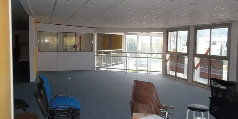 location commerce la valette avenue 83