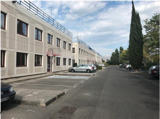 Aubagne Location Bureaux 561m2 divisibles à partir de 261m2 (117-28)