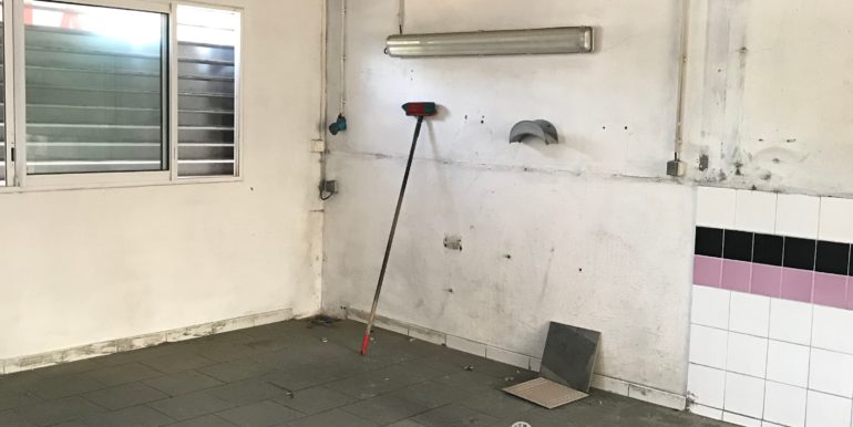 ipro aubagne location entrepot 118-57
