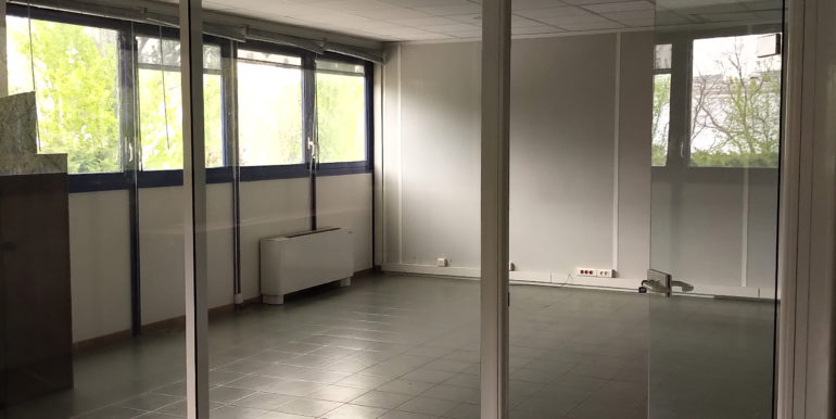 ipro gémenos location entrepôt 118-59