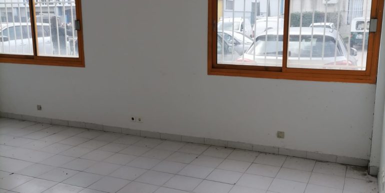 Gemenos Location Activités/Entrepôts 210 m² non divisibles (119-28)