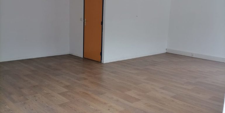 Gemenos Location Activités/Entrepôts 210 m² non divisibles (119-28)