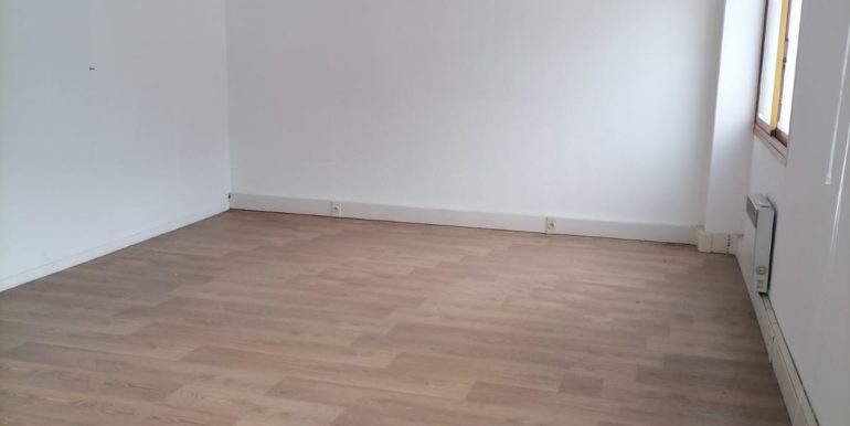 Gemenos Location Activités/Entrepôts 210 m² non divisibles (119-28)