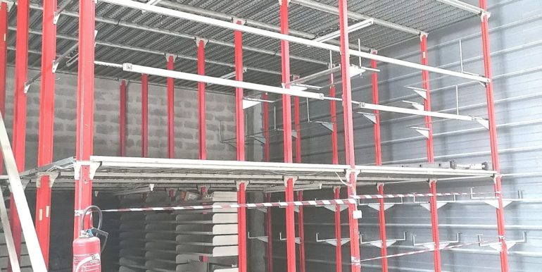 Gemenos Location Activités/Entrepôts 210 m² non divisibles (119-28)