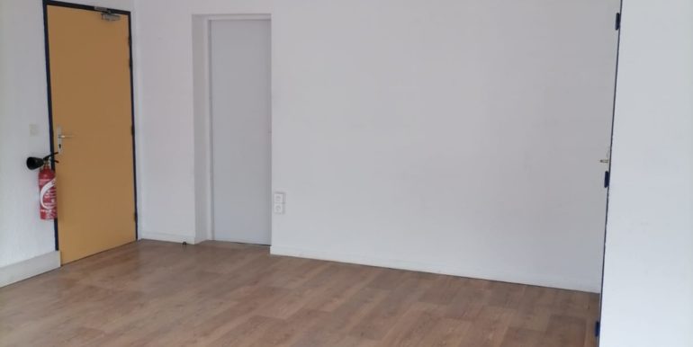 Gemenos Location Activités/Entrepôts 210 m² non divisibles (119-28)