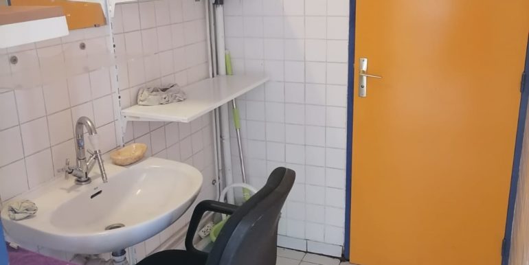 Gémenos Vente Activités-Entrepôts 520m2 non divisibles sur parcelle de 2.053m2 (119-44)