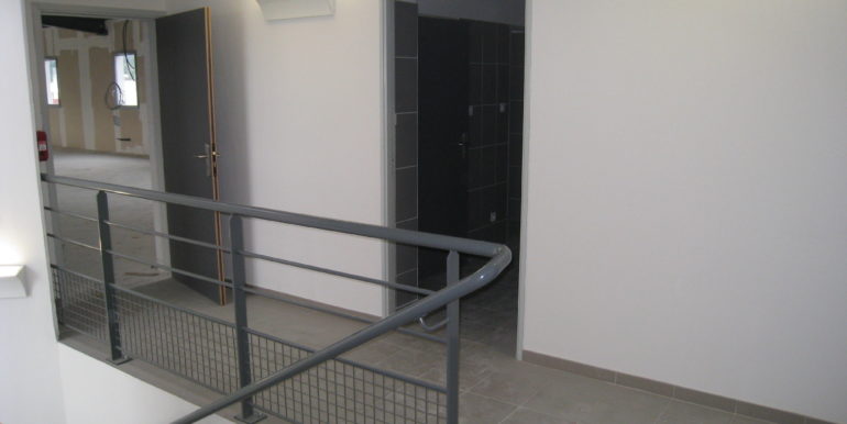 Aubagne Location Bureaux 260m2 non divisibles (119-31)