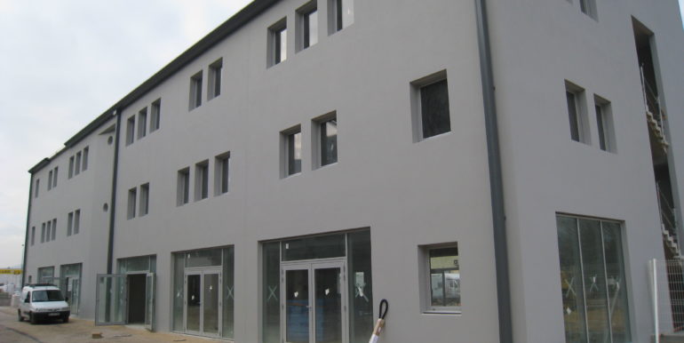 Aubagne Location Bureaux 260m2 non divisibles (119-31)