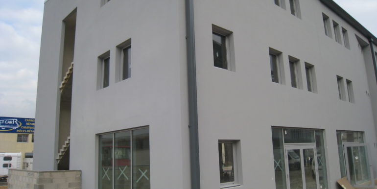 Aubagne Location Bureaux 260m2 non divisibles (119-31)