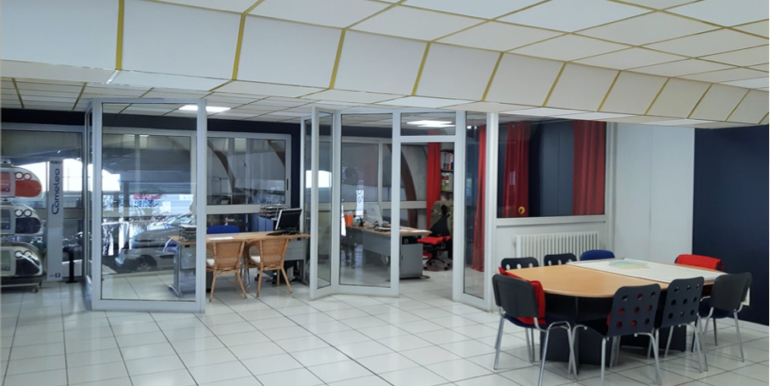 Marseille 15 Vente Activités/Entrepôts 1.450m2 (119-56)