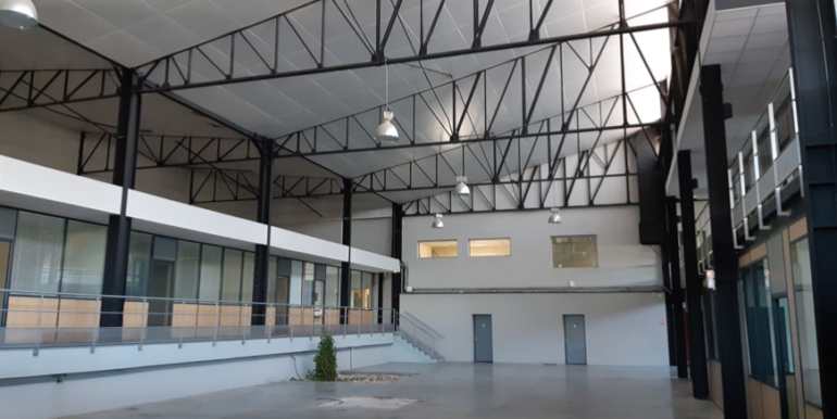 Marseille 11 Vente Activités/Entrepôts 2.053,71m2 non divisibles (119-58)