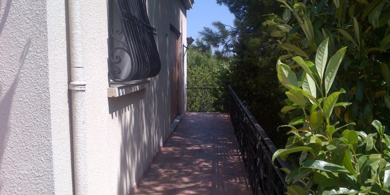 Aubagne Location Bureaux 28m2 divisibles à partir de 13m2 (119-62)