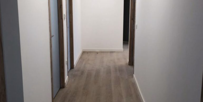 Aubagne Location Bureaux 36m2 divisibles en 2 lots de 18m2 (119-49)