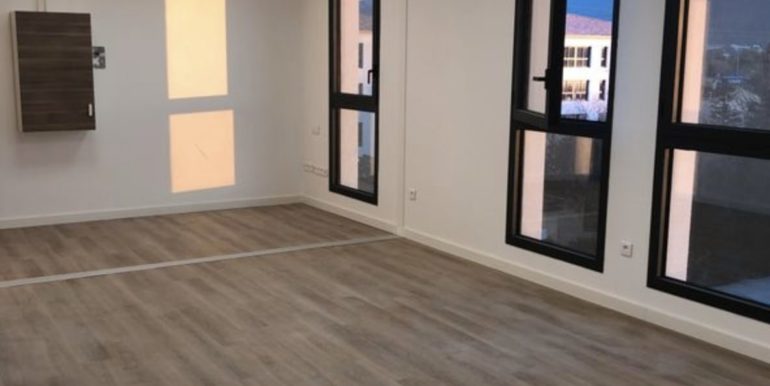 Aubagne Location Bureaux 36m2 divisibles en 2 lots de 18m2 (119-49)