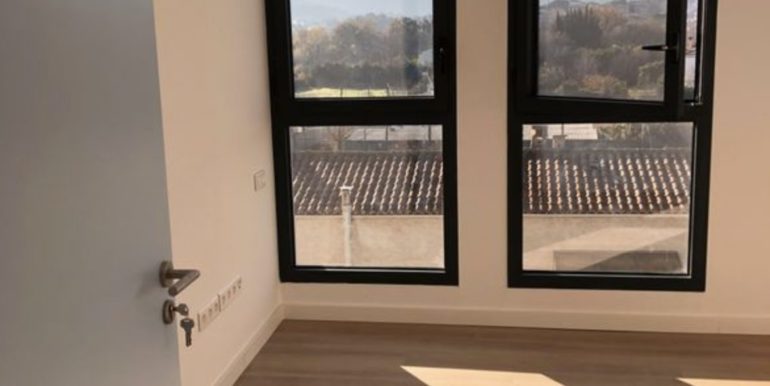 Aubagne Location Bureaux 36m2 divisibles en 2 lots de 18m2 (119-49)