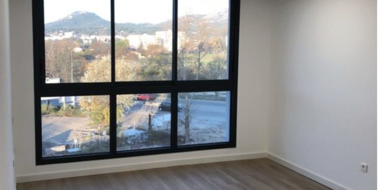 Aubagne Location Bureaux 36m2 divisibles en 2 lots de 18m2 (119-49)