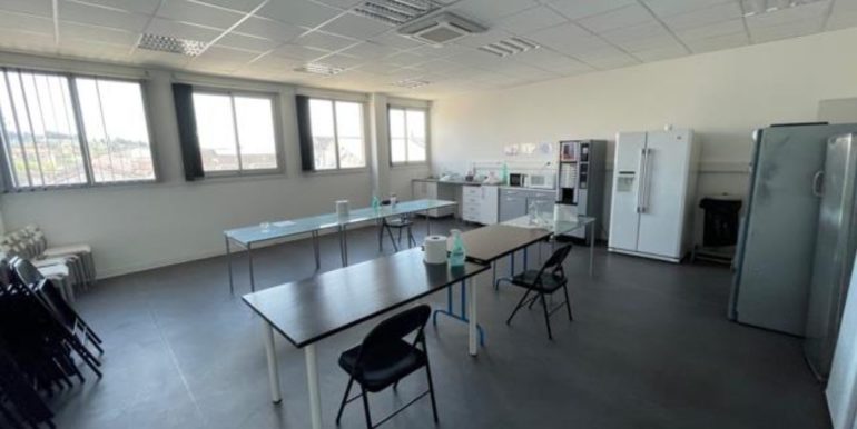 Marseille Vente Bureaux 1600m2 non divisibles (119-61)