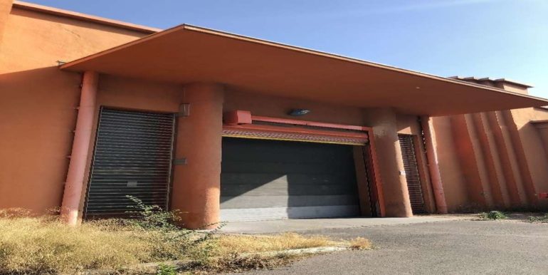 Marseille 11 Vente Activités-Entrepôts 1305m2 non divisibles (119-64)