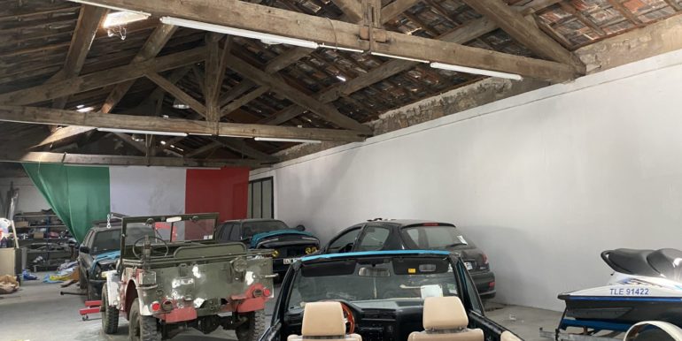 Gémenos Location Locaux commerciaux 1 156m² divisibles à partir de 50m² (119-33)