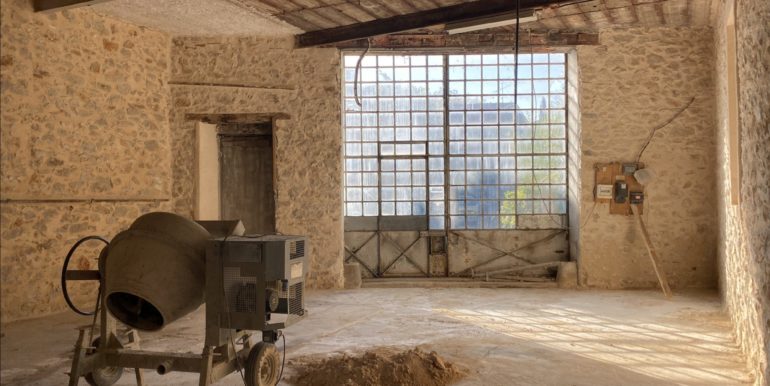 Gémenos Location Locaux commerciaux 1 156m² divisibles à partir de 50m² (119-33)