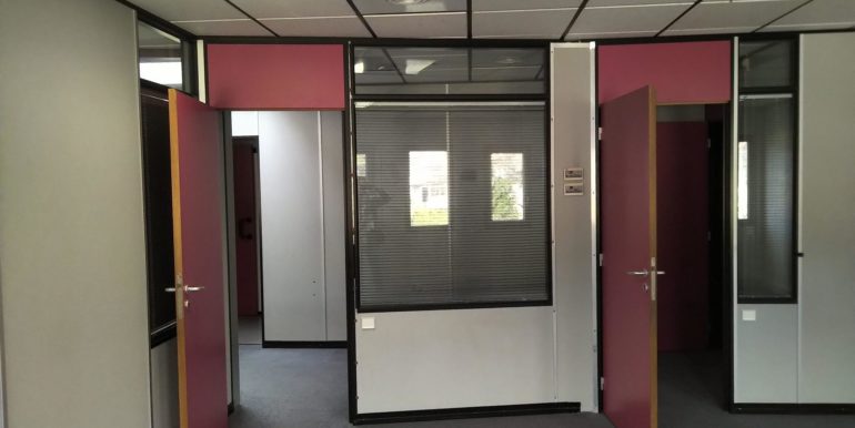 La Penne-sur-Huveaune Location Bureaux 108m2 non divisibles (119-84)
