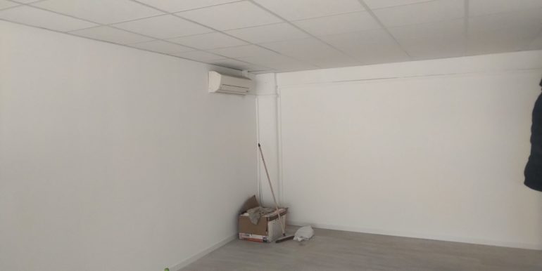 Aubagne Z.I. Les Paluds location bureaux 50,4 m2 (119-82 A5+A6)