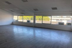 Aubagne Z.I. Les Paluds location bureaux 257m2 div. (119-82Atot)