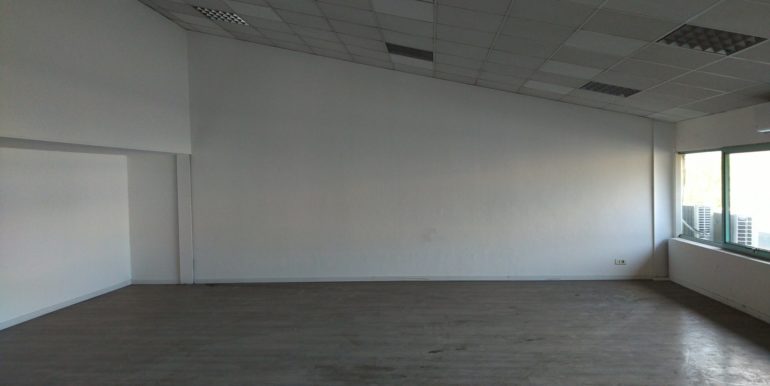 Aubagne Z.I. Les Paluds location bureaux 257m2 div. (119-82Atot)