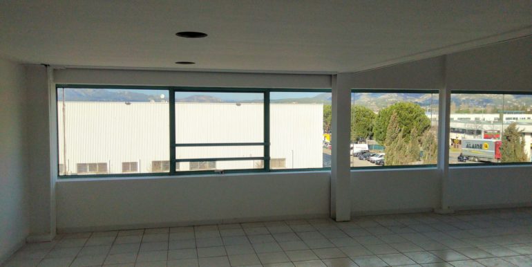 Aubagne Z.I. Les Paluds location bureaux 257m2 div. (119-82Atot)