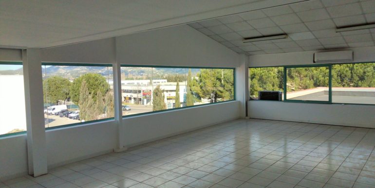 Aubagne Z.I. Les Paluds location bureaux 257m2 div. (119-82Atot)