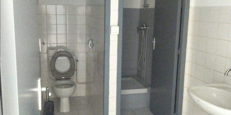 Aubagne Z.I. Les Paluds location bureaux 257m2 div. (119-82Atot)