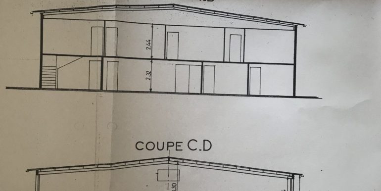 Aubagne Location Activités-Entrepôts 1.600m² (119-98)