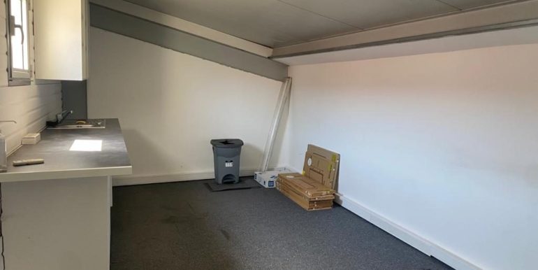 Aubagne Z.I. Les Paluds location bureaux 150 m2 (119-82 A7)