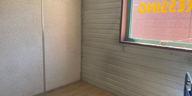 Aubagne Z.I. Les Paluds Location Local commercial 183m2 (119-82 A8)